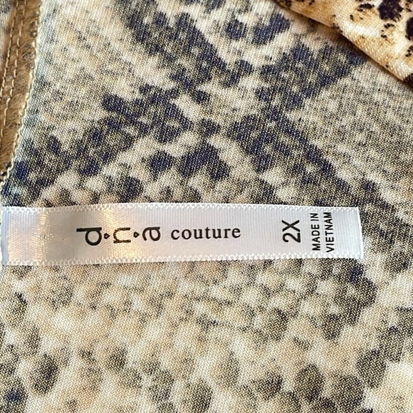 DNA Couture Silky Like Purple & Tan Pullover. 2X - Picture 4 of 7